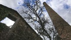El Concello quiere conservar la chimenea del antiguo aserradero que est� en terrenos del pol�gono