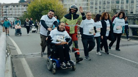 Participantes en la carrera inclusiva de la San Marti�o.