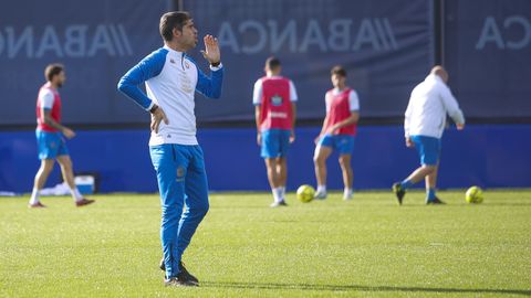 Antonio Hidalgo, durante un entrenamiento del Deportivo
