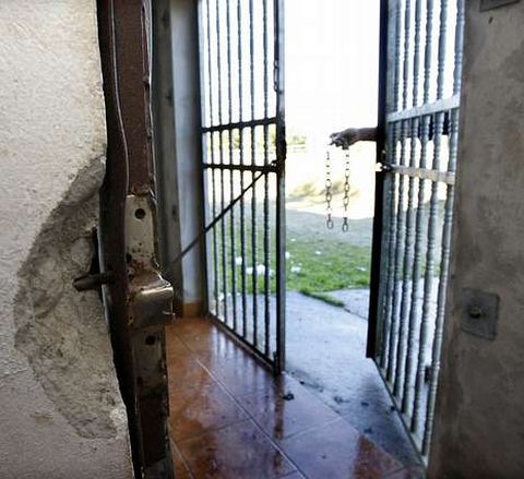 Los cacos aprovecharon que el cierre no hab�a sido arreglado.