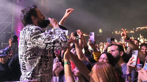 Detalle del inicio del concierto de Kasabian.