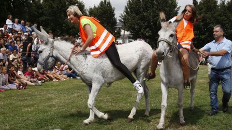Unas 2.000 personas presenciaron la carrera en el campo de fútbol de A Lama