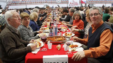 O Barco se rindi al botelo.Ms de mil personas asistieron a la comida en el pabelln