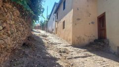 Piso original de la Ra Vella, de canto rodado, en el tramo que estaba tapado