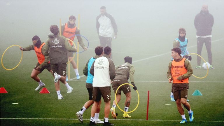 La lluvia, la niebla y el fr�o marcaron el �ltimo entrenamiento del Celta previo al partido con el Levante.