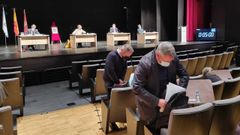 La oposici�n de Ourense abandona el pleno tras expulsar J�come a una concejala