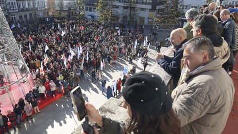 La plaza de Armas, llena de vecinos que reclaman un tren del siglo XXI