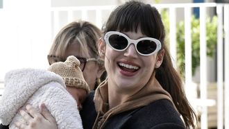 �rsula Corber�, con su peque�o en brazos