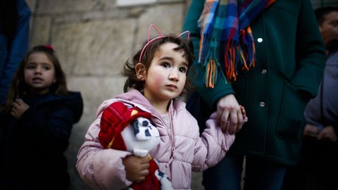 Cabalgatas de Reyes de Ourense.Cientos de personas se congregaron en las calles de Xinzo para recibir a los Reyes Magos