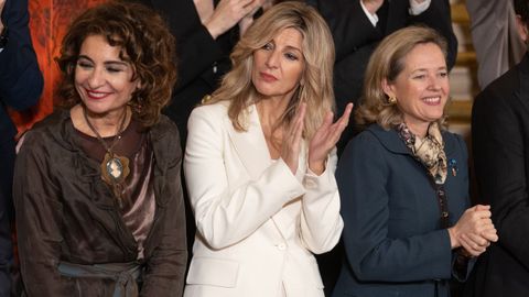 Mara Jess Montero, Yolanda Daz y Nadia Calvio, durante un momento del acto de homenaje a la Constitucin