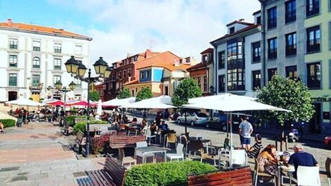 Una vista general de la plaza del Lavaderu