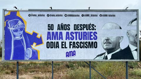 Valla en Lugones de Ama Asturies para conmemorar el 50 aniversario de la muerte de Franco