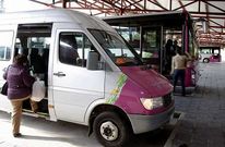 Los carballeses han de afrontar tarifas m�s altas por no estar el Concello adherido al transporte metropolitano. 