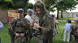 El Ej�rcito se exhibe en la zona portuaria de Vigo