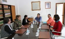 O alcalde, Alfonso Villares, e a concelleira de Educaci�n, Dolores Garc�a, entregaron as axudas. 