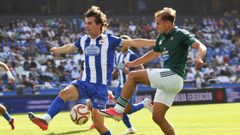 &Aacute;lvaro Ram&oacute;n fue expulsado por doble amarilla en el derbi de las R&iacute;as Altas.