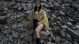 Judeline en su nueva imagen promocional del sencillo &laquo;Verano saudade&raquo;