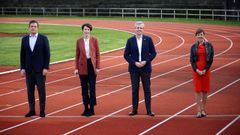 La Voz reuni a los cuatro candidatos de los principales partidos en las instalaciones deportivas de la USC: de izquierda a derecha, Jos Ramn Gmez Besteiro (PSdeG-PSOE), Ana Pontn (BNG), Alfonso Rueda (PPdeG) y Marta Lois (Sumar Galicia).