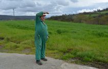 El vecino de Fontecada est� preocupado por los efectos de la meteorolog�a. 