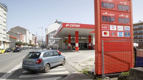La estación de servicio Cepsa de la carretera de Castilla, en Ferrol, es la que tiene los combustibles más baratos