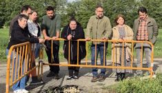 Alcaldes y concejales del BNG acuden a Trasmiras para evidenciar la falta de arreglo de carreteras afectadas por temporales invernales.