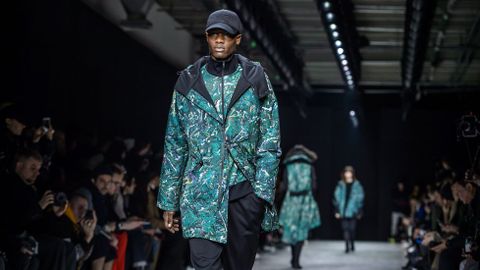 Desfile del dise�ador japon�s Yohji Yamamoto.