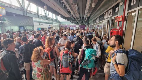 Pasajeros en la estación de tren de Santiago
