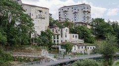 La antigua casa de Ba�os de Outeiro, tras el incendio.