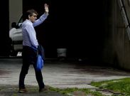 V�zquez, en el momento de su salida ayer del estadio de Riazor. 