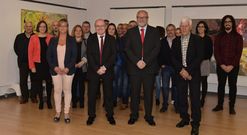 La candidatura del BNG, ayer, momentos antes del acto de presentaci�n, en la Casa da Cultura. 