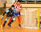 Marc Soler presionado por Mart�n Payero en una jugada.