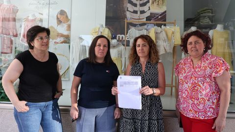 En el centro, dos comerciantes de Cambados y Vilanova sancionadas por la Comunidad de Madrid