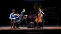 Actuaci�n del Tr�o Rod�n en el Teatro Rosal�a de Castro