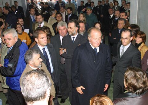 El rey Juan Carlos, visitando la lonja de Laxe