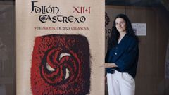 Celia Vidal junto con el cartel oficial de la nueva edicin del Folin Castrexo