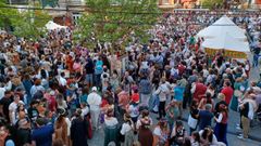 Un aspecto de la plaza de Espa�a en la tarde del s�bado, la primera jornada de la Feira Medieval de Monforte
