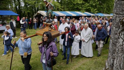 Romer�a de San Miguel de Breamo, junto a la capilla