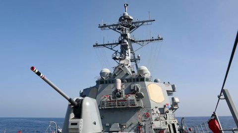 Imagen del destructor norteamericano USS Millius, que cruz el estrecho de Taiwan