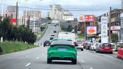 Un veh�culo de alquiler con conductor (VTC) entrando en A Coru�a, en una imagen de archivo. 