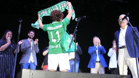 La pregonera Marián Bañobre y el presidente del Racing, José Criado