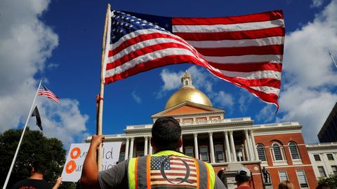 Manifestacin de negacionistas en Estados Unidos