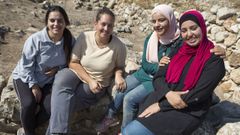 En la imagen, las protagonistas del audiovisual: las tres arque�logas palestinas y la restauradora Blanca Sicilia