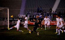 Luisinho desaprovech� una excelente oportunidad de gol en la primera parte tras el saque de un c�rner.