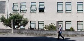 La acci�n del sol sobre las aulas de la fachada posterior es constante durante la ma�ana.