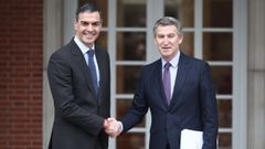 El presidente del Gobierno, Pedro Snchez, recibe en la Moncloa al lder del PP, Alberto Nez Feijoo