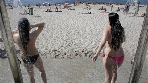 D�A DE CALOR EN LA PLAYA DE RIAZOR