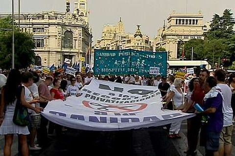 La marea blanca concluy ayer en la Puerta de Alcal.