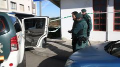 Uno de los procesados fue arrestado por la Guardia Civil el 5 de diciembre del 2017 en una vivienda de la avenida de Malpica de Carballo.