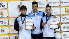 Mateo Calo y Keila Crujeiras, acompaados de su entrenador, Daniel Torrado.