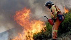 Asturias registra hoy hasta 32 incendios forestales que han obligado ya al desalojo de tres peque�as localidades de Cangas del Narcea